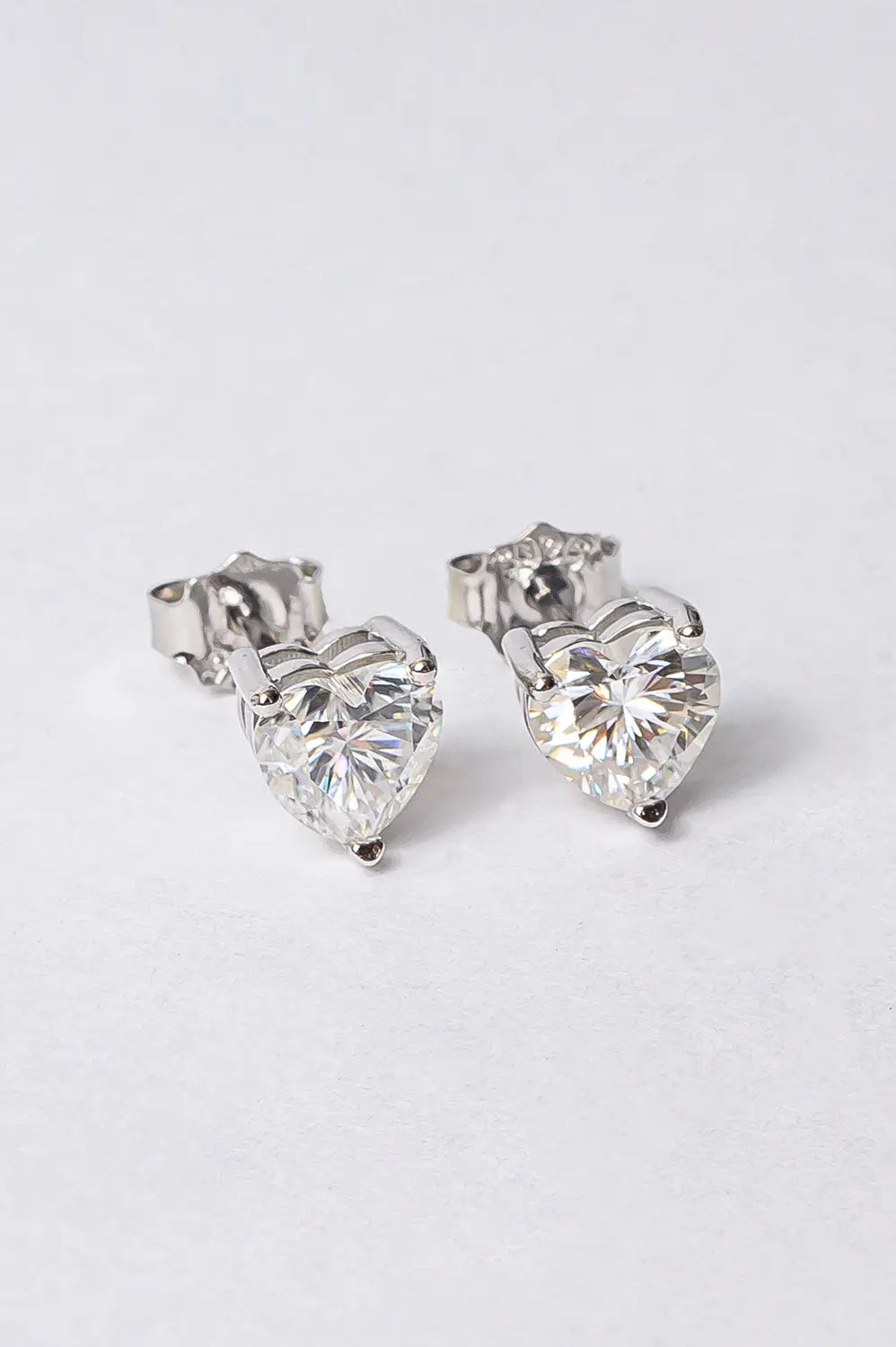 Brinco Coração MOISSANITE 6MM