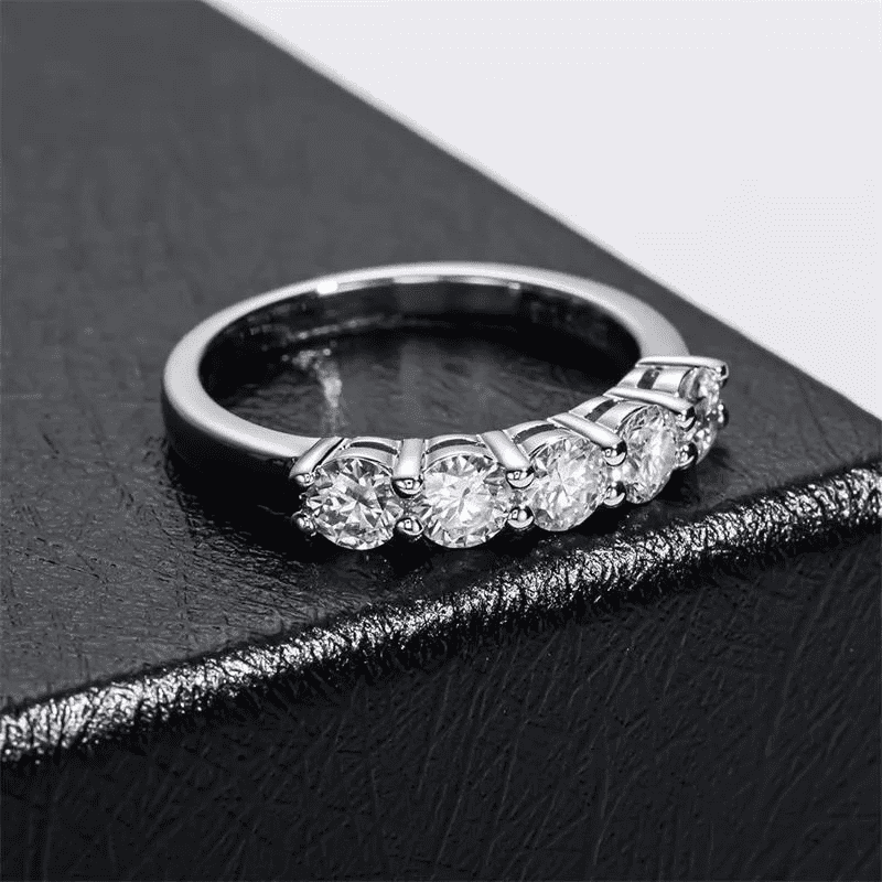 Meia Aliança Eternity Moissanite 1.5 quilates