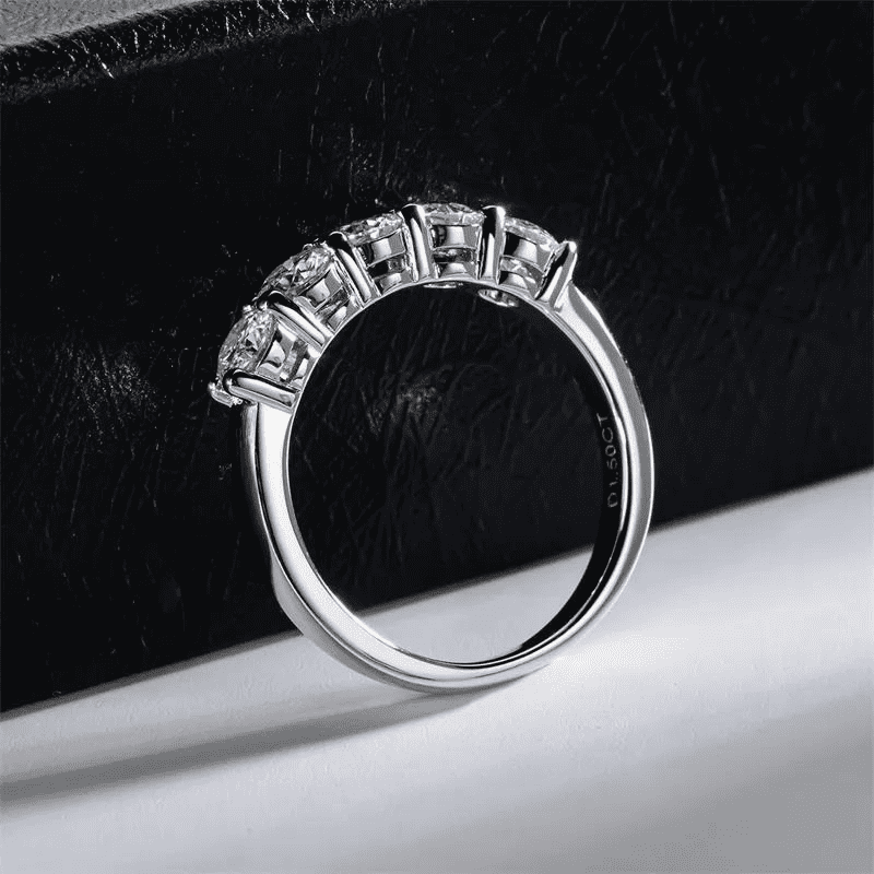 Meia Aliança Eternity  Moissanite 4mm